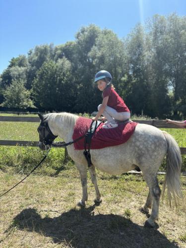 C1F44713-1CFD-4F75-901E-7906C58BFEFF