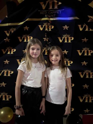 e493ed28-1b99-4ca6-9b82-e61a4ede9ef5 (1)